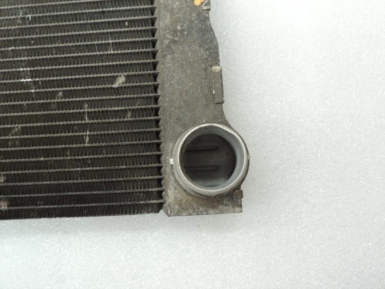 Oriģinālā BMW F06 F07 F10 F10 F11 F12 F01 F02 N47 N57 Radiators Dzinēja dzesēšanas radiators 8509176