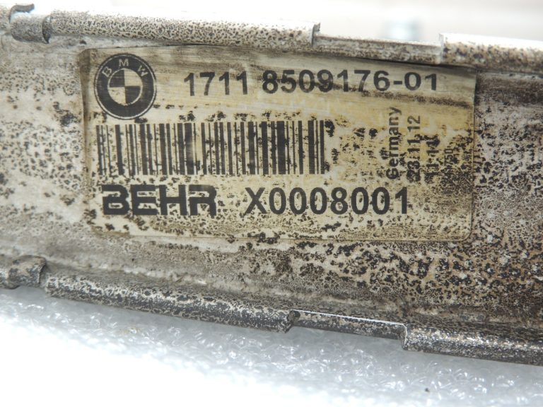 Oriģinālā BMW F06 F07 F10 F10 F11 F12 F01 F02 N47 N57 Radiators Dzinēja dzesēšanas radiators 8509176