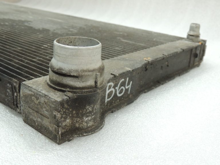 Oriģinālā BMW F06 F07 F10 F10 F11 F12 F01 F02 N47 N57 Radiators Dzinēja dzesēšanas radiators 8509176
