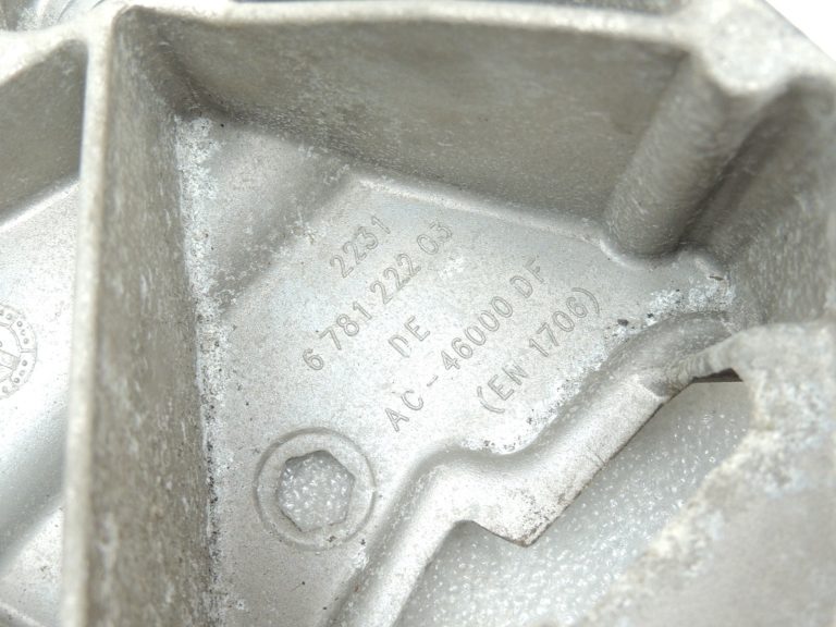 Oriģinālais BMW F07 F10 F11 pārnesumkārbas stiprinājums Pārnesumkārbas stiprinājums 22316781222