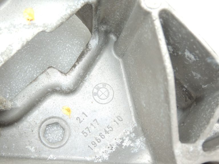 Oriģinālais BMW F07 F10 F11 pārnesumkārbas stiprinājums Pārnesumkārbas stiprinājums 22316781222