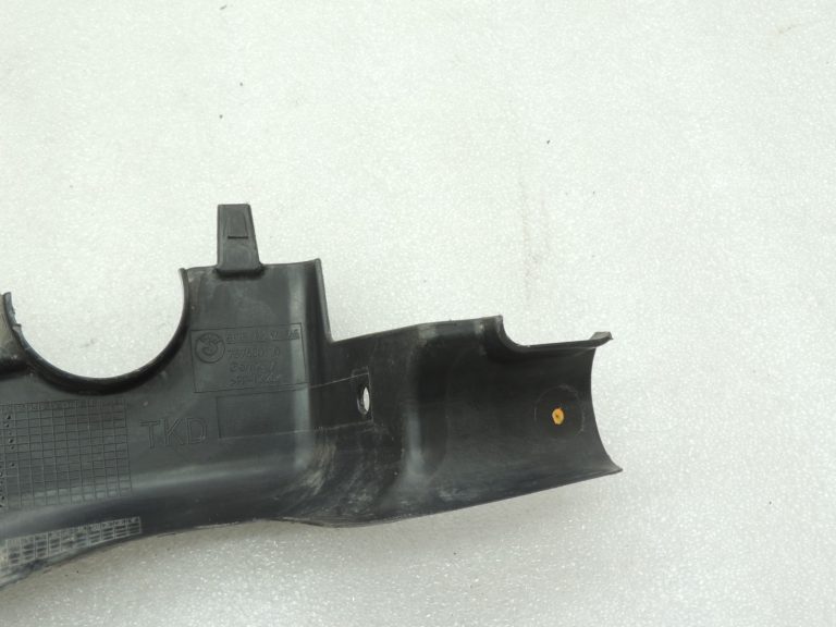 Oriģinālā BMW F11 F10 Aizsardzība apakšējai daļai priekšpusē pa kreisi 51757267565 7267565