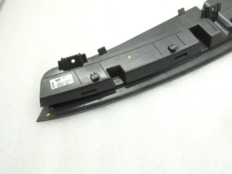 Oriģinālā BMW F10 5. sērijas aizmugurējā bagāžas nodalījuma plaukta ventilācijas režģis 51469116274 9116274