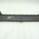 Oriģinālā BMW F10 F11 F01 F02 Radiatora atbalsta modulis Apakšējais atbalsta vāks 7804619