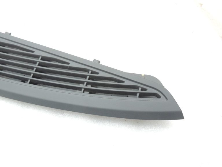 Oriģinālā BMW F10 5. sērijas aizmugurējā bagāžas nodalījuma plaukta ventilācijas režģis 51469116274 9116274