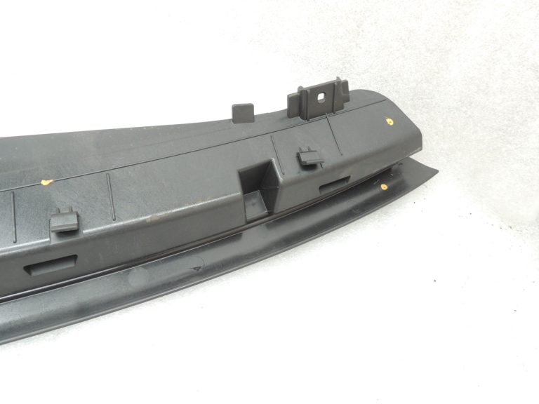 Oriģinālā BMW F10 5. sērijas aizmugurējā bagāžas nodalījuma plaukta ventilācijas režģis 51469116274 9116274