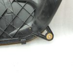 Oriģinālā BMW 5. sērijas F07 F10 F10 F11 N47 gaisa filtra kārbas apakšējā daļa 13717812462