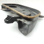 Oriģinālā BMW 5. sērijas F07 F10 F10 F11 N47 gaisa filtra kārbas apakšējā daļa 13717812462