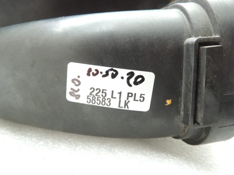 Oriģinālā BMW 5. sērijas F07 F10 F10 F11 N47 gaisa filtra kārbas apakšējā daļa 13717812462