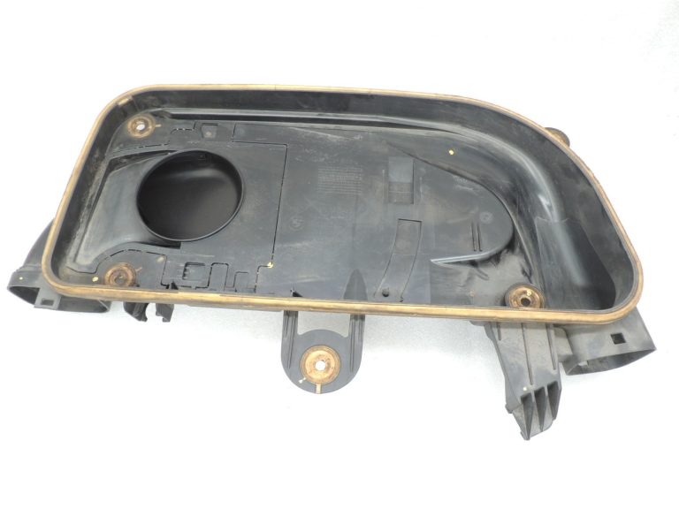Oriģinālā BMW 5. sērijas F07 F10 F10 F11 N47 gaisa filtra kārbas apakšējā daļa 13717812462