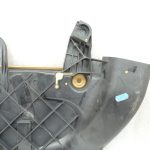 Oriģinālā BMW 5. sērijas F07 F10 F10 F11 N47 gaisa filtra kārbas apakšējā daļa 13717812462