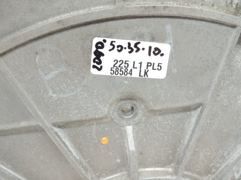 Oriģinālais BMW N47D20C N47 dzinēja priekšējais vāks 11148516751 Laika ķēdes vāks