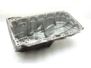 BMW F20 F20 F21 F30 F31 F31 F32 F33 F36 F07 F10 F11 N47N Eļļas tvertne 11137812360 7812360