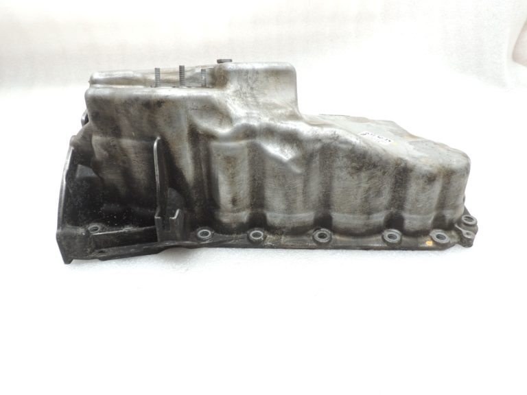 BMW F20 F20 F21 F30 F31 F31 F32 F33 F36 F07 F10 F11 N47N Eļļas tvertne 11137812360 7812360