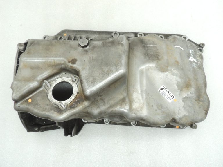 BMW F20 F20 F21 F30 F31 F31 F32 F33 F36 F07 F10 F11 N47N Eļļas tvertne 11137812360 7812360