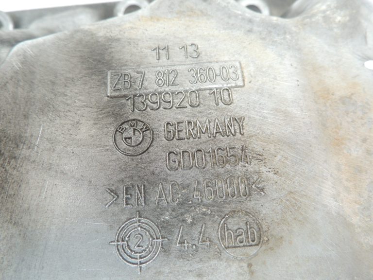 BMW F20 F20 F21 F30 F31 F31 F32 F33 F36 F07 F10 F11 N47N Eļļas tvertne 11137812360 7812360