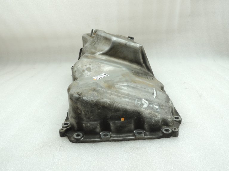 BMW F20 F20 F21 F30 F31 F31 F32 F33 F36 F07 F10 F11 N47N Eļļas tvertne 11137812360 7812360