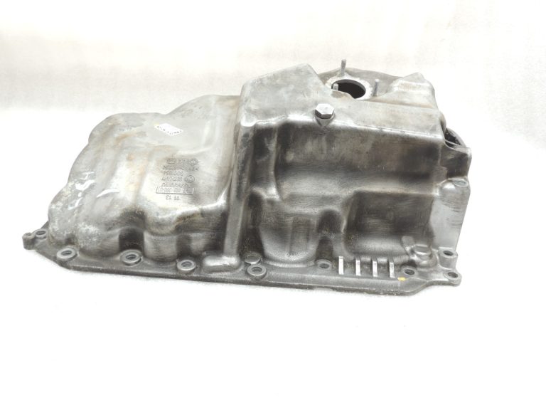 BMW F20 F20 F21 F30 F31 F31 F32 F33 F36 F07 F10 F11 N47N Eļļas tvertne 11137812360 7812360
