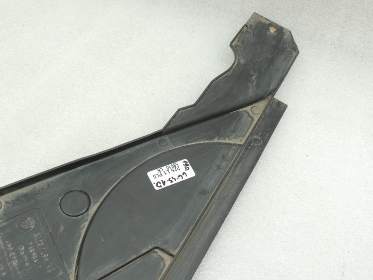 Oriģinālā BMW 5. sērijas F10 F11 aizmugures aizsargs Aizmugurējā apakšējās daļas aizsardzība labā 7186722