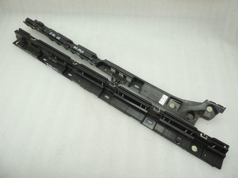 Oriģinālā BMW 5. sērijas F10 F11 sānu svārku paneļa kronšteins kreisais 7204021 7184777