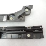 Oriģinālā BMW 5. sērijas F10 F11 sānu svārku paneļa kronšteins kreisais 7204021 7184777