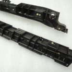 Oriģinālā BMW 5. sērijas F10 F11 sānu svārku paneļa kronšteins kreisais 7204021 7184777