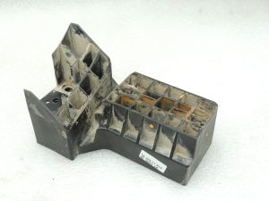 Ford Ranger P375 TKE Priekšējais labās puses dubļusarga kronšteins AB39-16164-AA