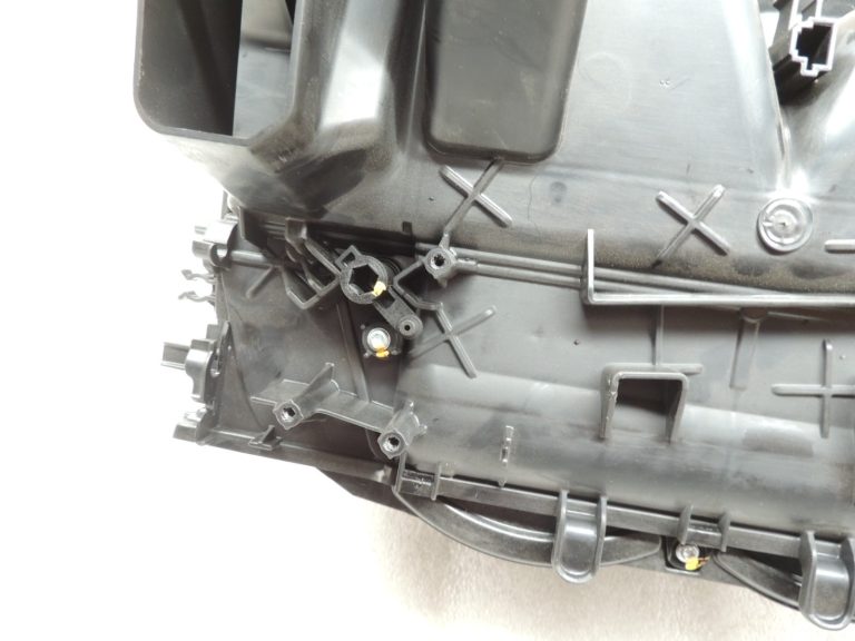Oriģinālais Mercedes Benz E-Class W212 gaisa kondicioniera apsildes kārbas korpuss A2128302560