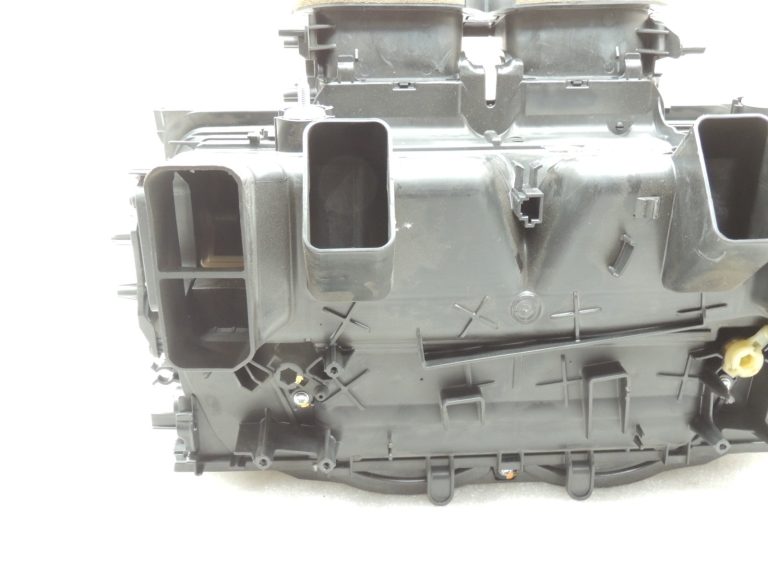 Oriģinālais Mercedes Benz E-Class W212 gaisa kondicioniera apsildes kārbas korpuss A2128302560