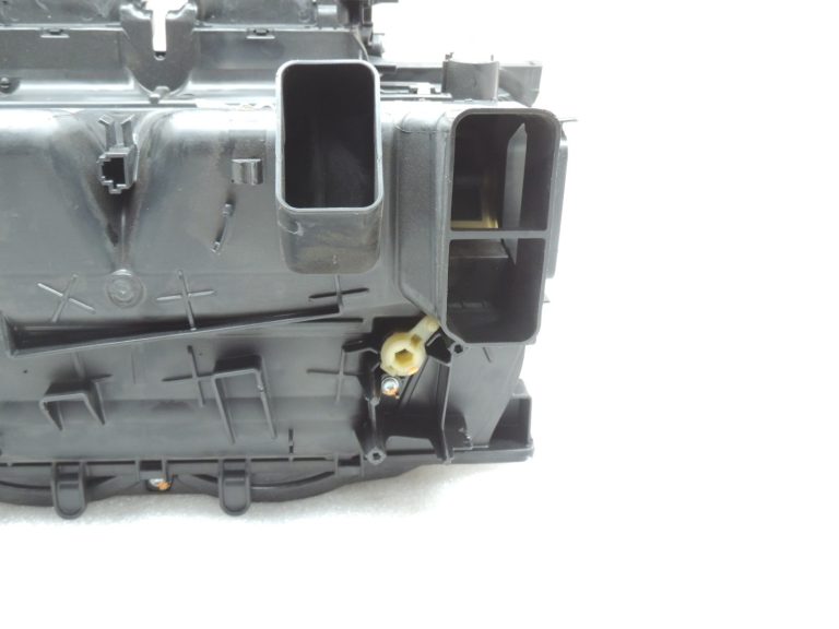 Oriģinālais Mercedes Benz E-Class W212 gaisa kondicioniera apsildes kārbas korpuss A2128302560