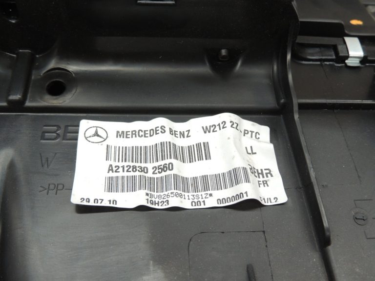 Oriģinālais Mercedes Benz E-Class W212 gaisa kondicioniera apsildes kārbas korpuss A2128302560