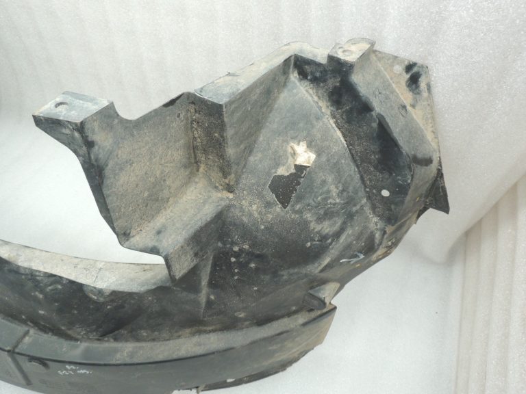 Ford Ranger P375 TKE Priekšējā labās puses riteņa arkas iekšējais oderējums