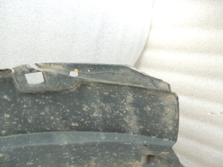 Ford Ranger P375 TKE Priekšējā labās puses riteņa arkas iekšējais oderējums