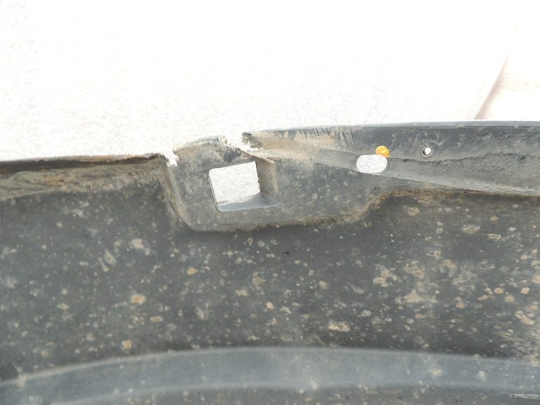 Ford Ranger P375 TKE Priekšējā labās puses riteņa arkas iekšējais oderējums