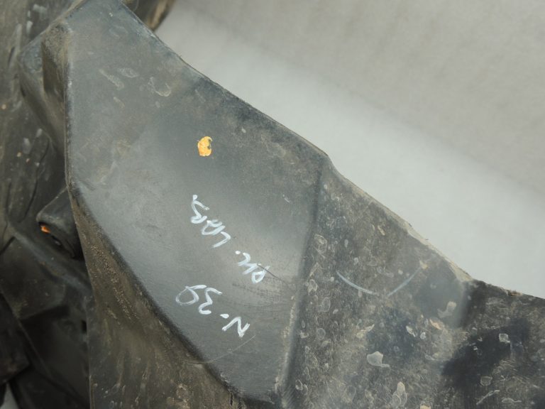 Nissan Navara II D40 2010-2013 Priekšējā labās puses riteņa arkas iekšējais oderējums 638403X00A