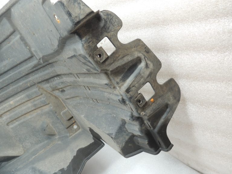 Nissan Navara II D40 2010-2013 Priekšējā labās puses riteņa arkas iekšējais oderējums 638403X00A