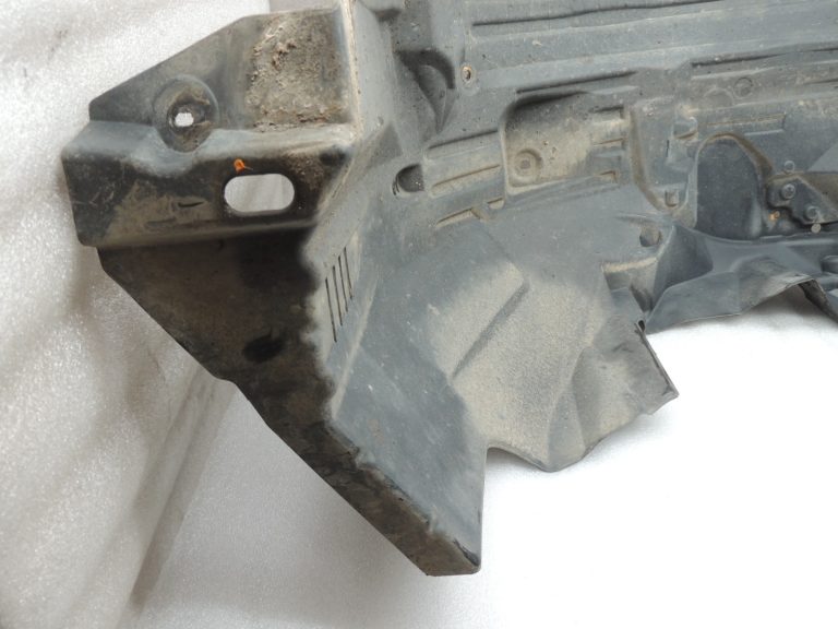 Nissan Navara II D40 2010-2013 Priekšējā labās puses riteņa arkas iekšējais oderējums 638403X00A