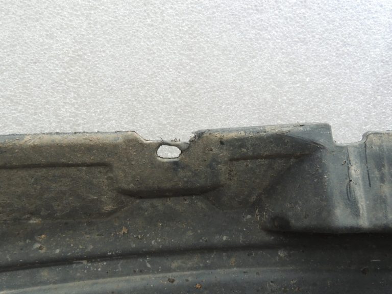 Nissan Navara II D40 2010-2013 Priekšējā labās puses riteņa arkas iekšējais oderējums 638403X00A