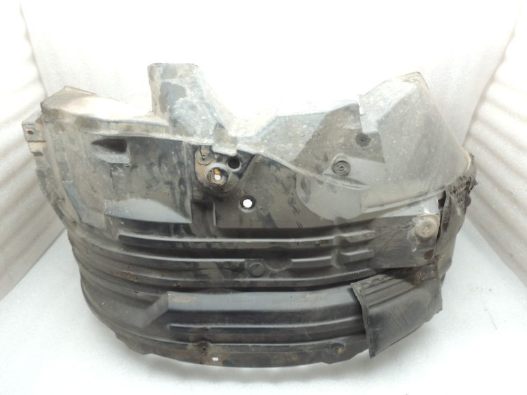 Nissan Navara II D40 2010-2013 Priekšējā kreisā iekšējā riteņa arkas ieliktnis 638413X00A