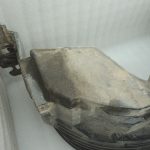 Nissan Navara II D40 2010-2013 Priekšējā kreisā iekšējā riteņa arkas ieliktnis 638413X00A