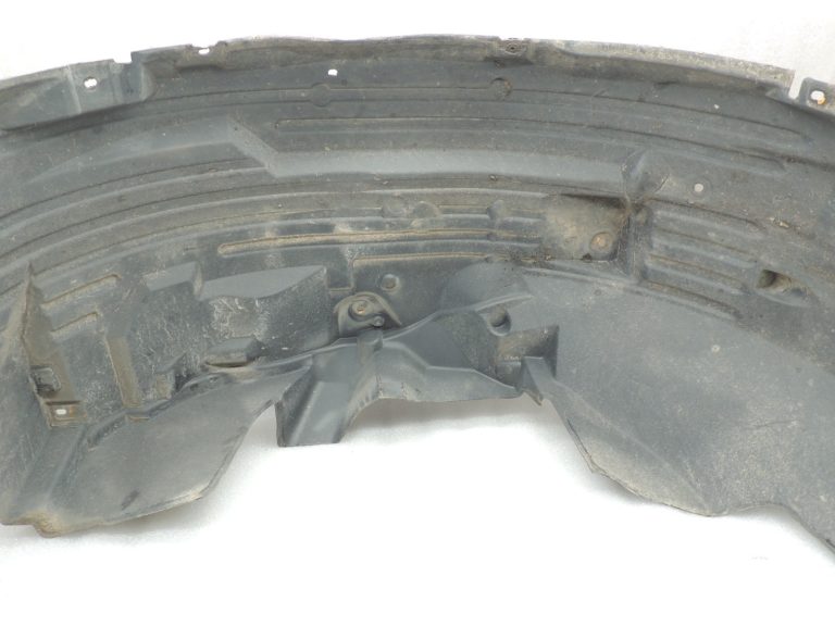 Nissan Navara II D40 2010-2013 Priekšējā kreisā iekšējā riteņa arkas ieliktnis 638413X00A