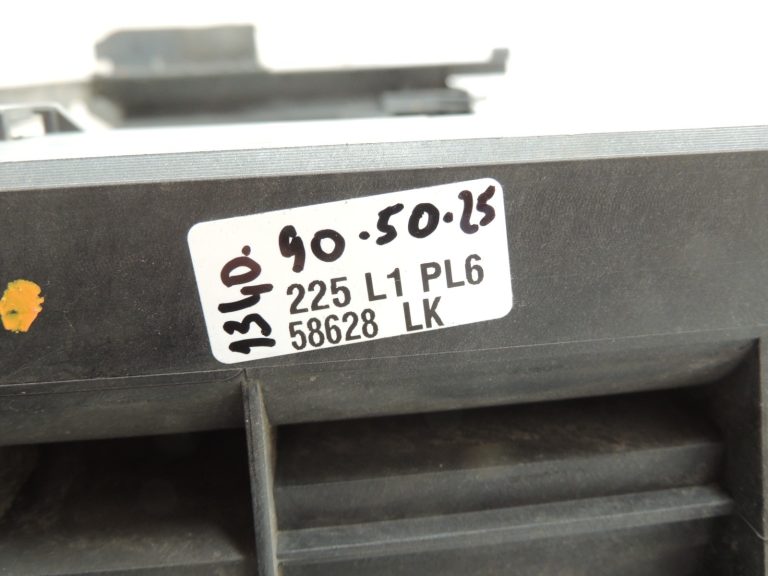 OEM BMW F06 F07 F10 F10 F11 F01 F02 Radiatora moduļa kronšteins Atbalsts 17117804617