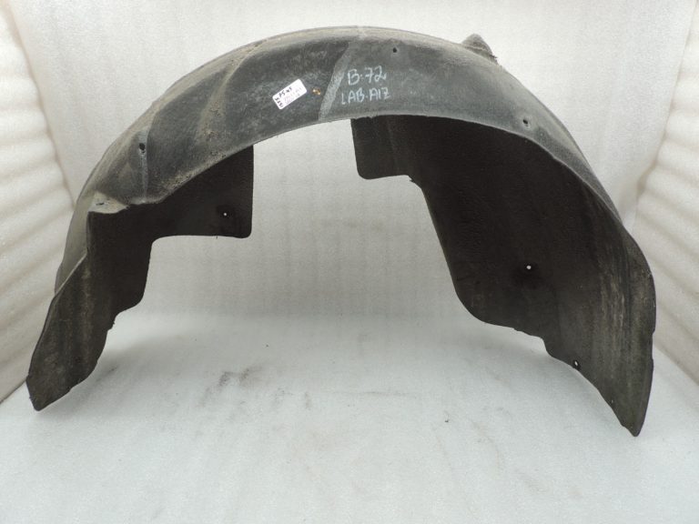 Oriģinālā BMW 5. sērijas F10 F18 aizmugurējā labās puses riteņa arkas iekšējās daļas uzlikas 51717186730 7186730
