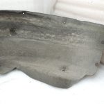 Oriģinālā BMW 5. sērijas F10 F18 aizmugurējā labās puses riteņa arkas iekšējās daļas uzlikas 51717186730 7186730