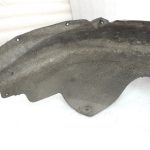 Oriģinālā BMW 5. sērijas F10 F18 aizmugurējā labās puses riteņa arkas iekšējās daļas uzlikas 51717186730 7186730