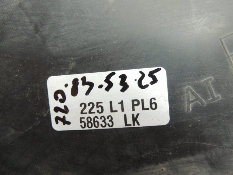 OE BMW F10 F11 F18 Priekšējā labās puses riteņa arkas iekšējā ieliktnis Priekšējās daļas 7186728