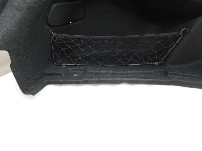 Oriģinālā Mercedes Benz W205 sedana bagāžnieka sānu apdare kreisā A2056900825