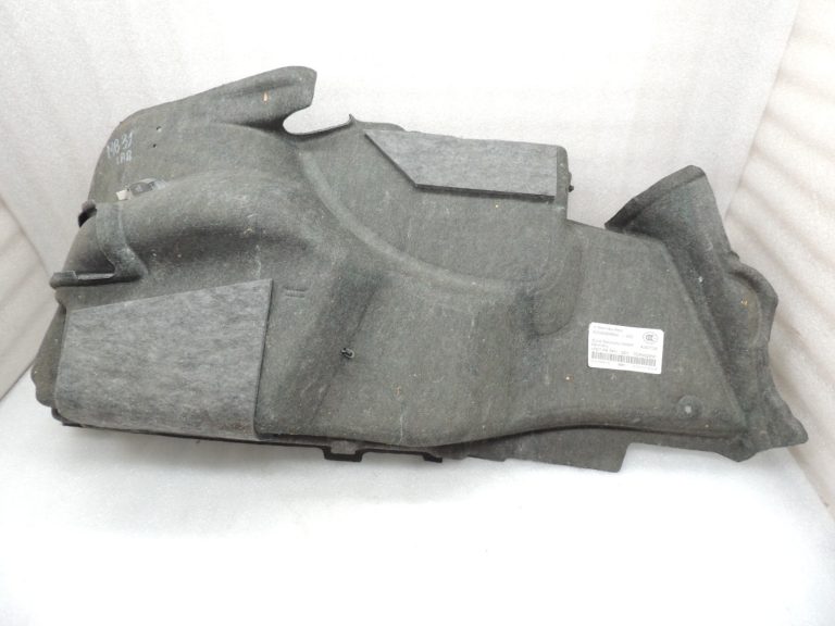 Oriģinālā Mercedes Benz W205 sedana bagāžnieka sānu apdare labajā pusē A2056902625