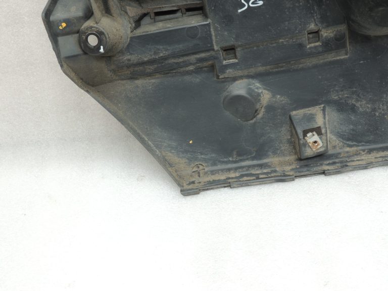 Oriģinālais BMW 5. sērijas F10 F18 bampera kronšteins aizmugurējais kreisais 51127184767 7184767