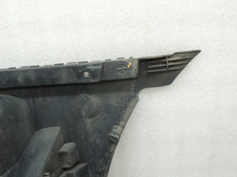 Oriģinālais BMW 5. sērijas F10 F18 bampera kronšteins aizmugurējais kreisais 51127184767 7184767